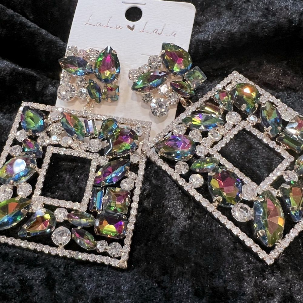 NWT Gorgeous AB Crystal Earrings Pageant Prom Holiday Club Bling Christmas
